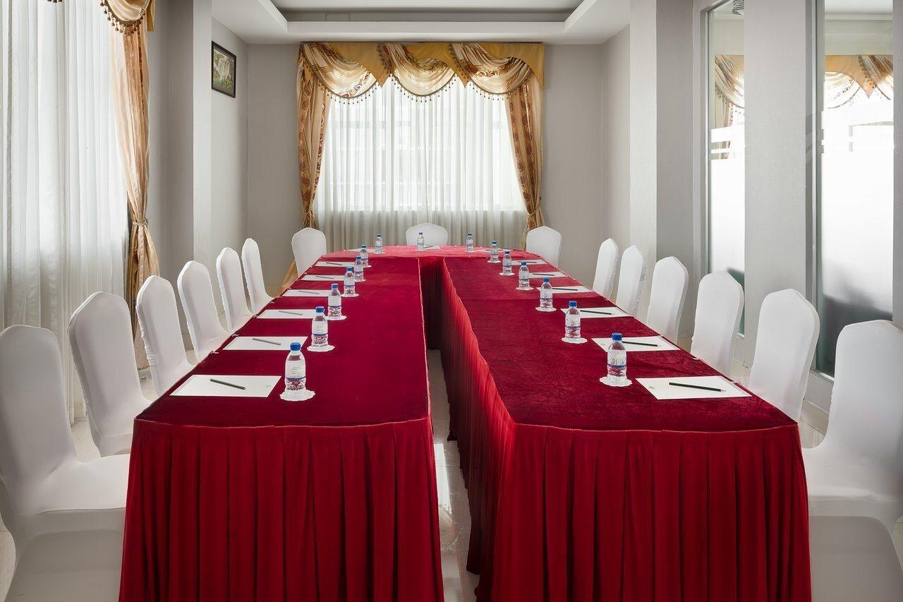 Green Palace Hotel Phnom Penh Bagian luar foto