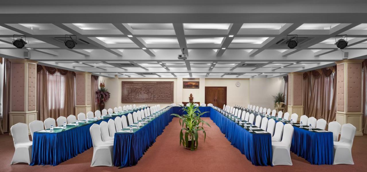 Green Palace Hotel Phnom Penh Bagian luar foto