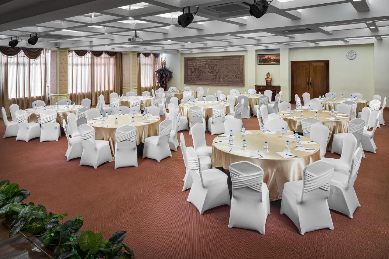 Green Palace Hotel Phnom Penh Bagian luar foto